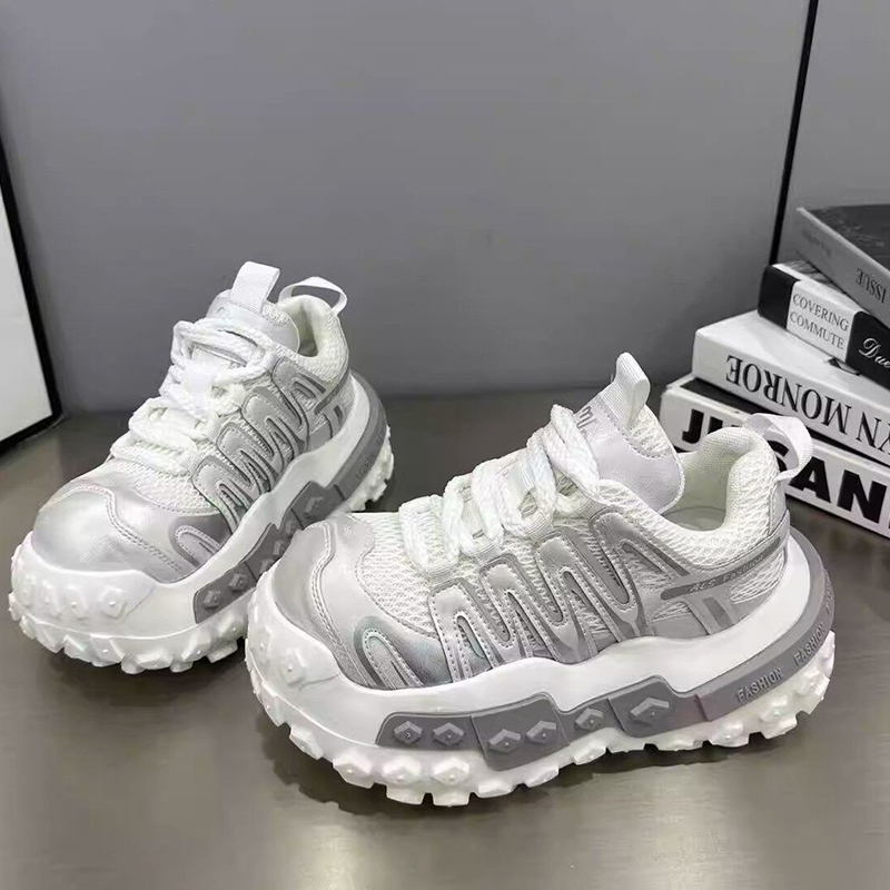 Zapatillas Deportivas de Plata - Sewing Latex reseña y precio